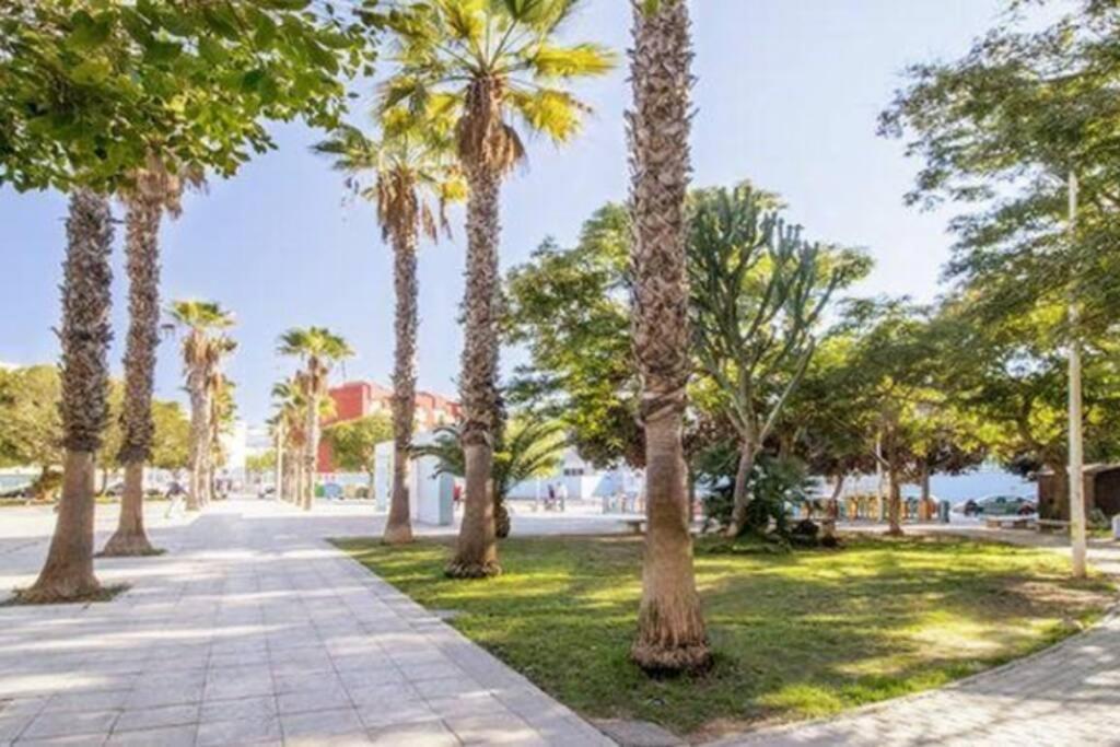 Apartment Cozy @ 3br Near Promenade! *